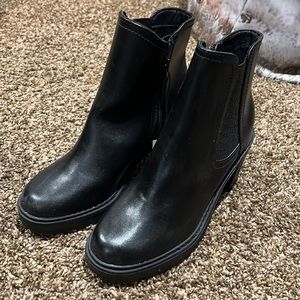 Black heeled boots